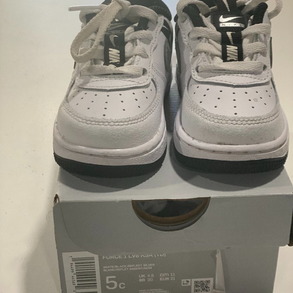 Infant Air Force 1s
